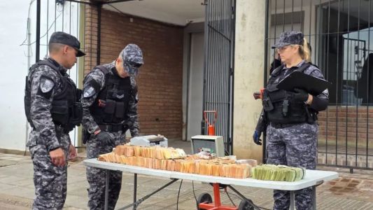 Córdoba: detuvieron a dos cuidacoches con $110 millones de pesos en efectivo