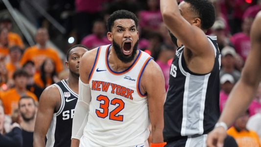 Los Knicks golpean primero ante los Spurs en el arranque de las Finales de la NBA