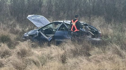 Trágico choque y vuelco en el sur de Córdoba deja un hombre fallecido y varios heridos