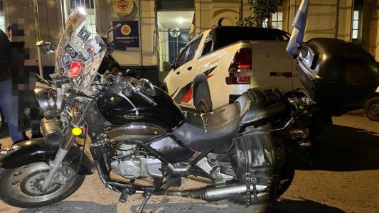 Recuperaron una motocicleta robada y detuvieron a tres personas en Villa El Nylon
