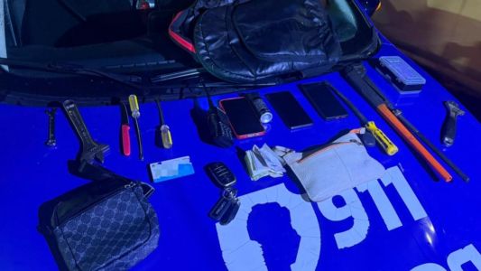 Cuatro detenidos tras un operativo en avenida Fuerza Aérea: secuestran inhibidores