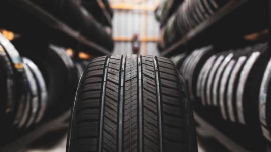 La empresa de neumáticos Pirelli frena su producción en Merlo y anticipa suspensiones laborales