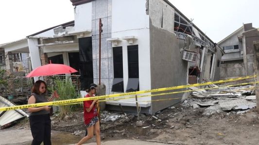 Devastador terremoto de 7,8 sacudió Filipinas: hay víctimas fatales, derrumbes y alerta de tsunami