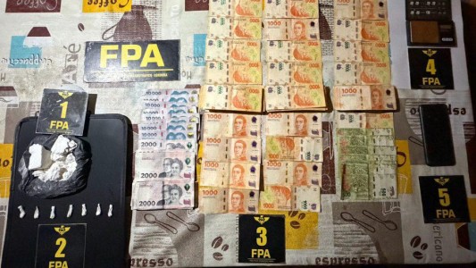 Desmantelaron un punto de venta de drogas y secuestraron más de 900 dosis de cocaína: un detenido