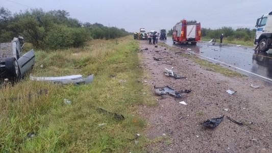 Tragedia en la Ruta 60: choque frontal cerca de Deán Funes deja dos muertos y varios heridos