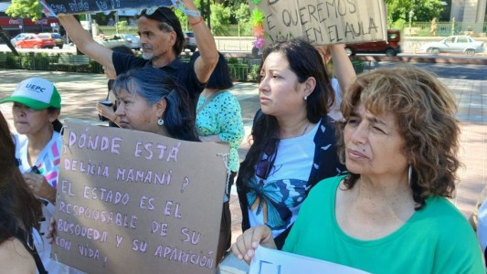 A un mes de la desaparición de Delicia Mamani, el Colegio Carbó exige continuar la búsqueda