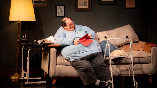 Julio Chávez protagoniza “La Ballena”, la emotiva obra que desembarca en el Teatro Comedia