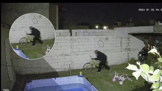 Robó una bicicleta de madrugada y quedó registrado por cámaras en Barrio Jardín de Horizonte