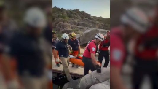 Intenso operativo: rescataron a una mujer con parálisis en una zona de difícil acceso