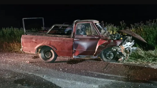 Tragedia en ruta 6: choque frontal entre un auto y una camioneta dejó dos muertos y tres heridos