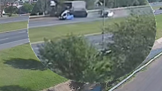 Impactante choque en Av. Circunvalación: tres vehículos colisionan y una persona fue hospitalizada