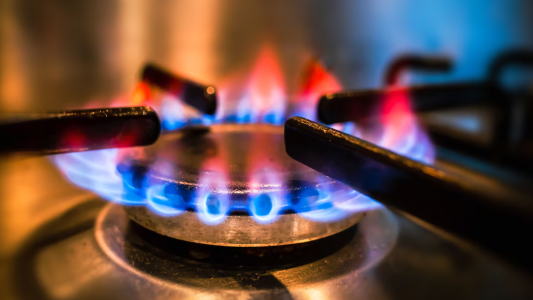 Luz y gas: las tarifas aumentarán dos dígitos desde enero por la quita de subsidios