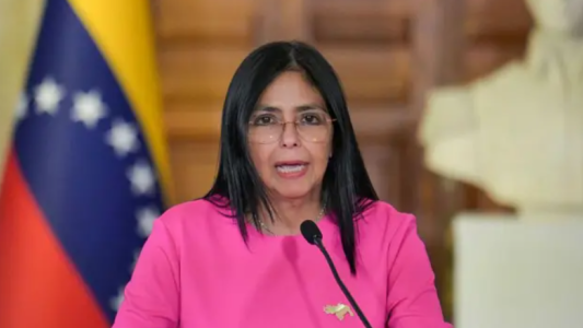 La justicia venezolana ordenó la asunción de Delcy Rodríguez como presidenta interina