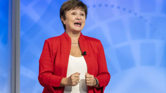 El FMI prevé que la Argentina crecerá 4% en 2026 y 2027 y superará el promedio mundial