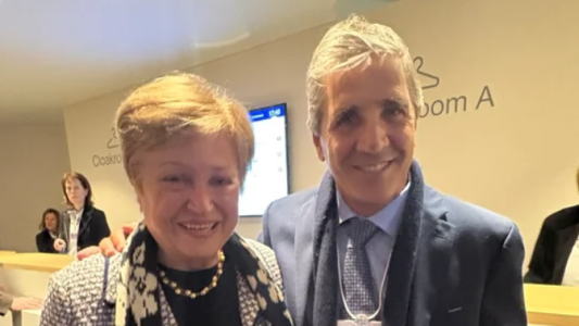 La titular del FMI se vio con Caputo y elogió la “fuerte performance” de la economía argentina