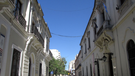 Clima en Córdoba hoy: máxima de 33 °C y vientos cambiantes para este martes