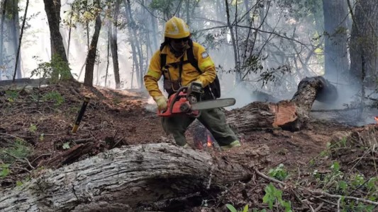 Córdoba envía a 63 bomberos para combatir los incendios en Chubut