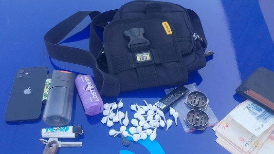 Detienen a un motociclista con decenas de dosis de cocaína en un control