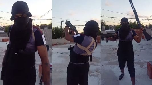El video del “Negro Juan” amenazando a tiros con dos armas de fuego: “Yo soy mafioso”