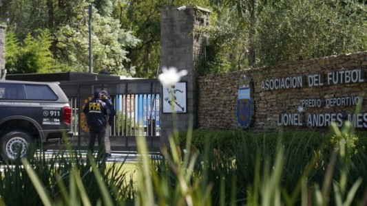 Escándalo en el fútbol: hallan contrato con comisiones del 30% en la AFA