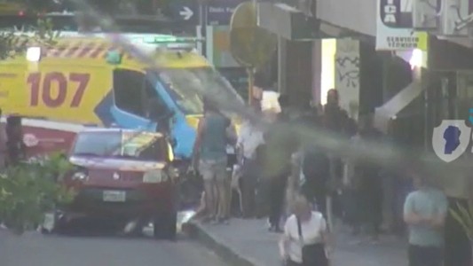 Motociclista herido tras un choque en Alberdi que terminó con una fractura y fuerte traumatismo