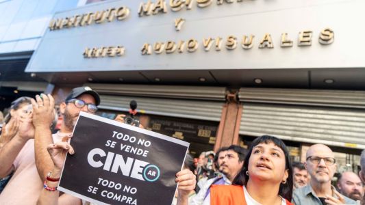 Alarma en el cine argentino: el sector audiovisual se movilizó contra la reforma laboral que desfinancia al INCAA