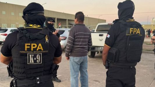 Milanesas con "sorpresa": intentó entrar droga a la cárcel de Bouwer y cayó detenido