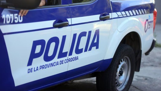 Joven se arrojó de una camioneta en movimiento en Carlos Paz: el conductor fue detenido