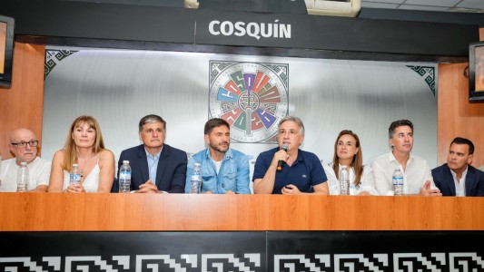 En la apertura del Festival de Cosquín, Llaryora afirmó: “Los festivales generan trabajo y turismo”