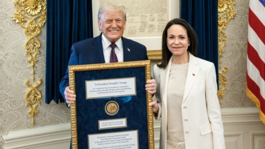 María Corina Machado le entregó su Premio Nobel de la Paz a Donald Trump