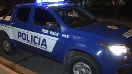 Murió un motociclista de 22 años tras chocar contra un auto estacionado en Río Cuarto