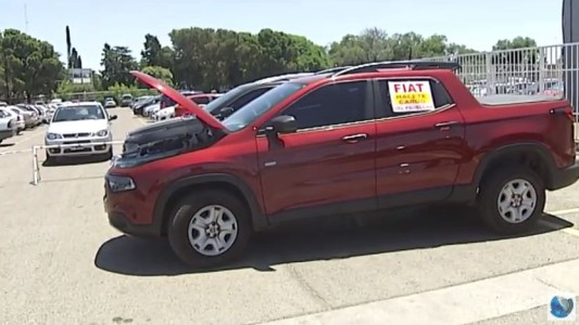 Los vehículos se están fundiendo: Propietarios de camionetas Toro protestaron frente a Fiat