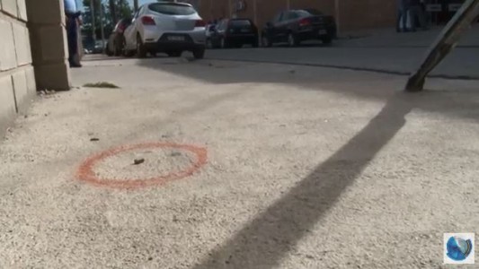 Robo y balacera en una concesionaria de avenida Fuerza Aérea