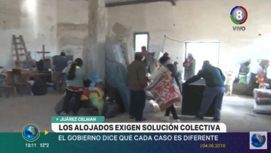 Juárez Celman: Tras el desalojo, vecinos de Parque Esperanza permanecen en la parroquia
