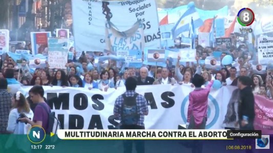 Multitudinaria marcha en Córdoba en contra del aborto