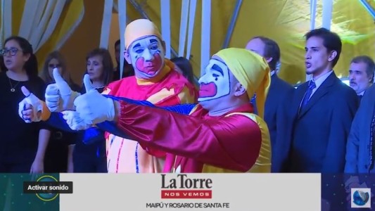 Piñón Fijo junto al coro municipal en la feria del libro