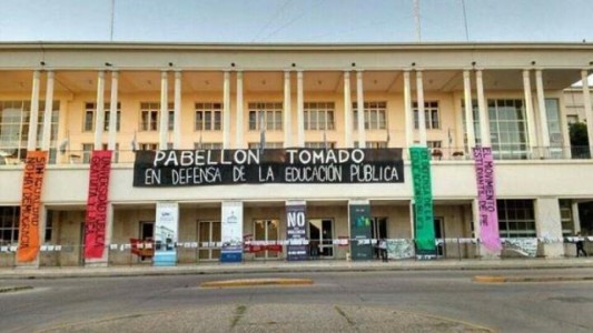 La UNC analiza posibles sanciones contra alumnos de la toma