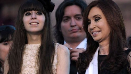 Confirman el procesamiento de Cristina Kirchner y sus hijos en la causa Hotesur