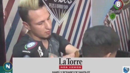 No tiene manos, es peluquero y triunfa en el mundo