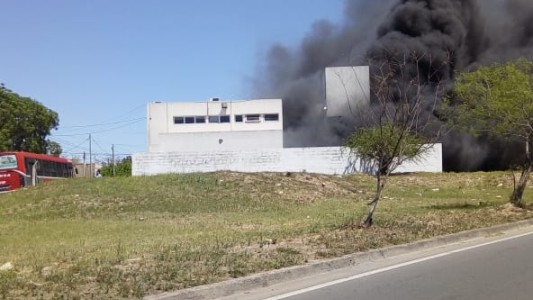 Un asado, posible causa de incendio en una comisaría