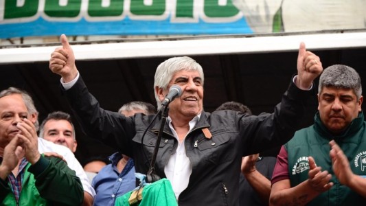 Moyano anunció que consiguió un 40,5% en las paritarias, la más alta del país