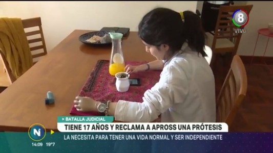 Tiene 17 años y reclama una prótesis al Apross