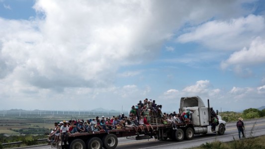 "Cerraremos el ingreso al país por un tiempo": la amenaza de Trump por los migrantes