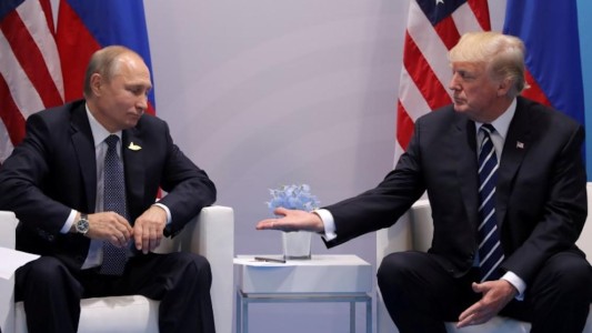 Putin y Trump: ahora Rusia dice que habrá un "encuentro de pie" con los mandatarios