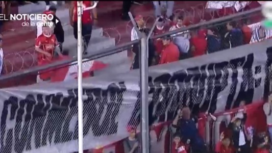 Una bandera contra la Conmebol: los obligaron a bajarla