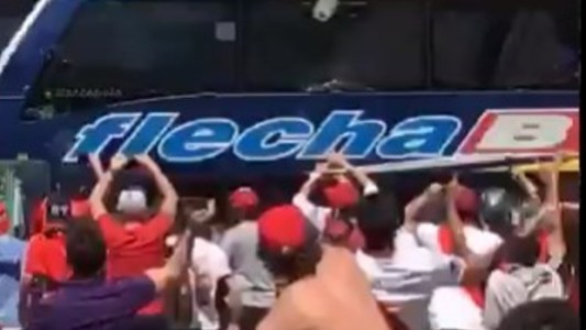 Detuvieron a uno de los agresores del micro de Boca: se había cambiado el look tras el ataque