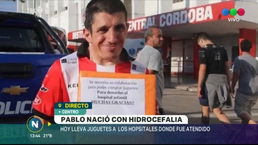 Pablo nació con hidrocefalia, hoy lleva juguetes a los hospitales donde fue atendido