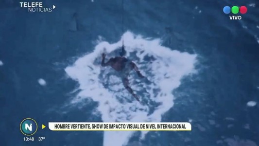 El "Hombre vertiente" un espectáculo sin precedentes en Carlos Paz