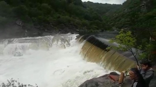 Intensas lluvias en Córdoba: Arroyo Algodón bajo el agua