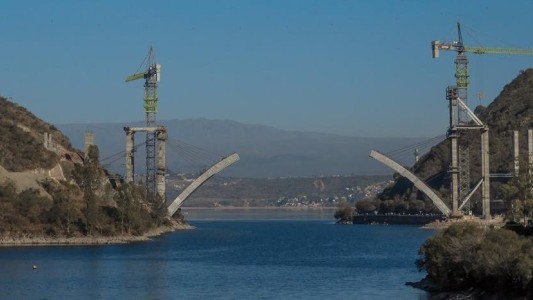 Dos obreros heridos tras caer de la obra del puente de Punilla